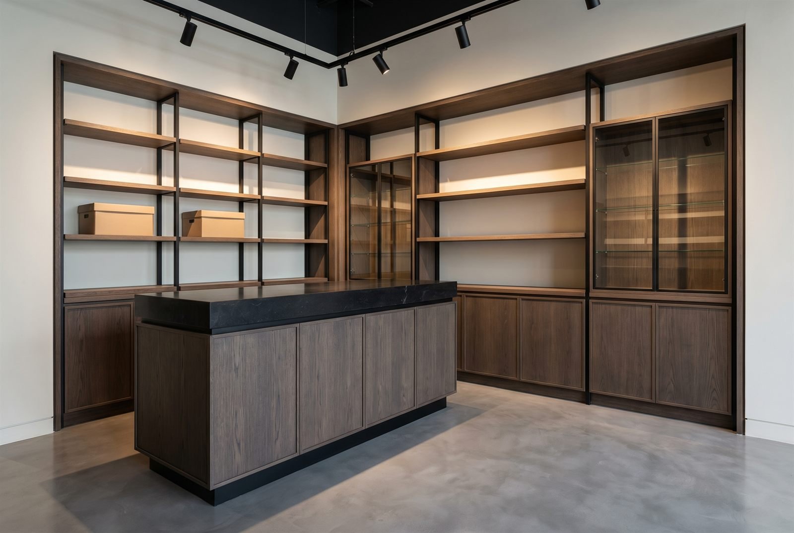 Boutique shop interior with fitted retail joinery, Dubai