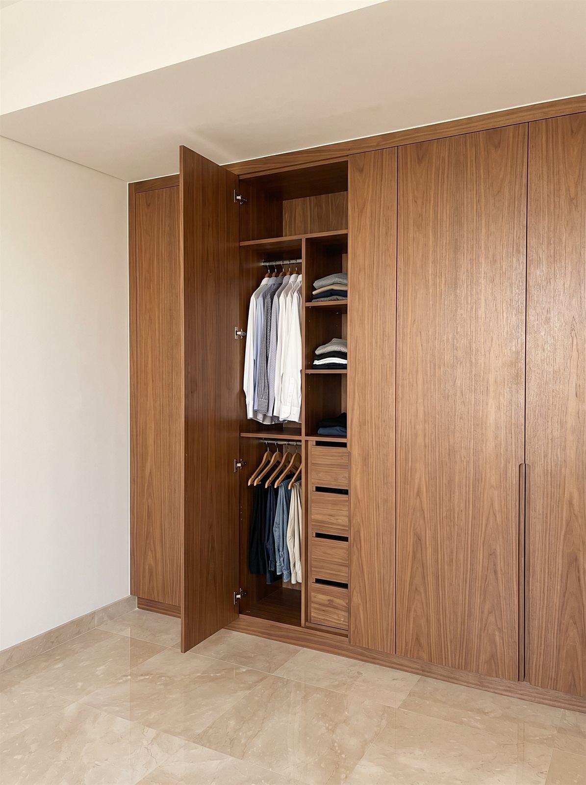 Floor-to-ceiling built-in wardrobe, Dubai