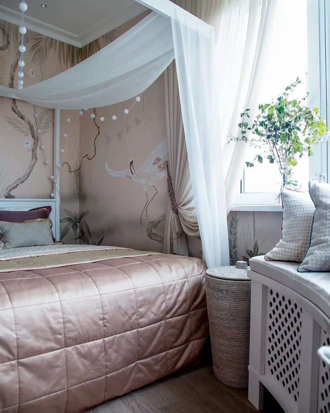 Girl's bedroom bay window seat with under-seat storage, Dubai